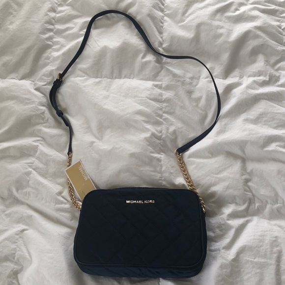 Michael Kors Handbags - NWT Michael Kors Crossbody
